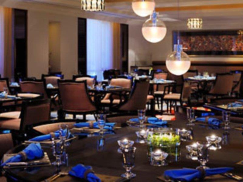 Courtyard By Marriott Кувейт Экстерьер фото